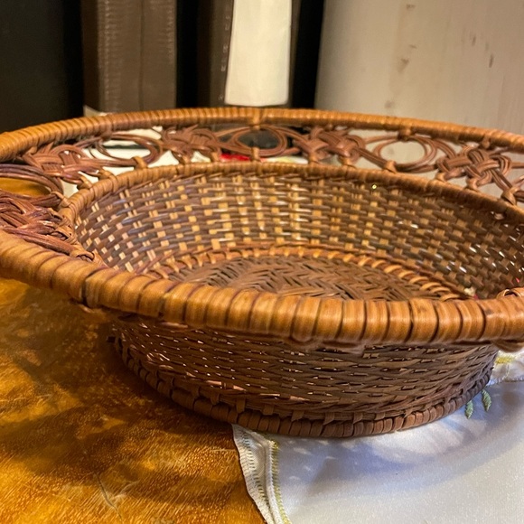 Elegant Brown Woven Basket - Picture 2 of 3